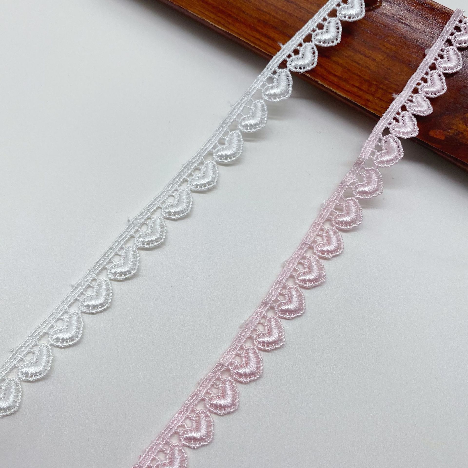 4 Thước Thêu Nhiều Màu Tình Yê - đánh giá và giá Lace Ribbon Trim