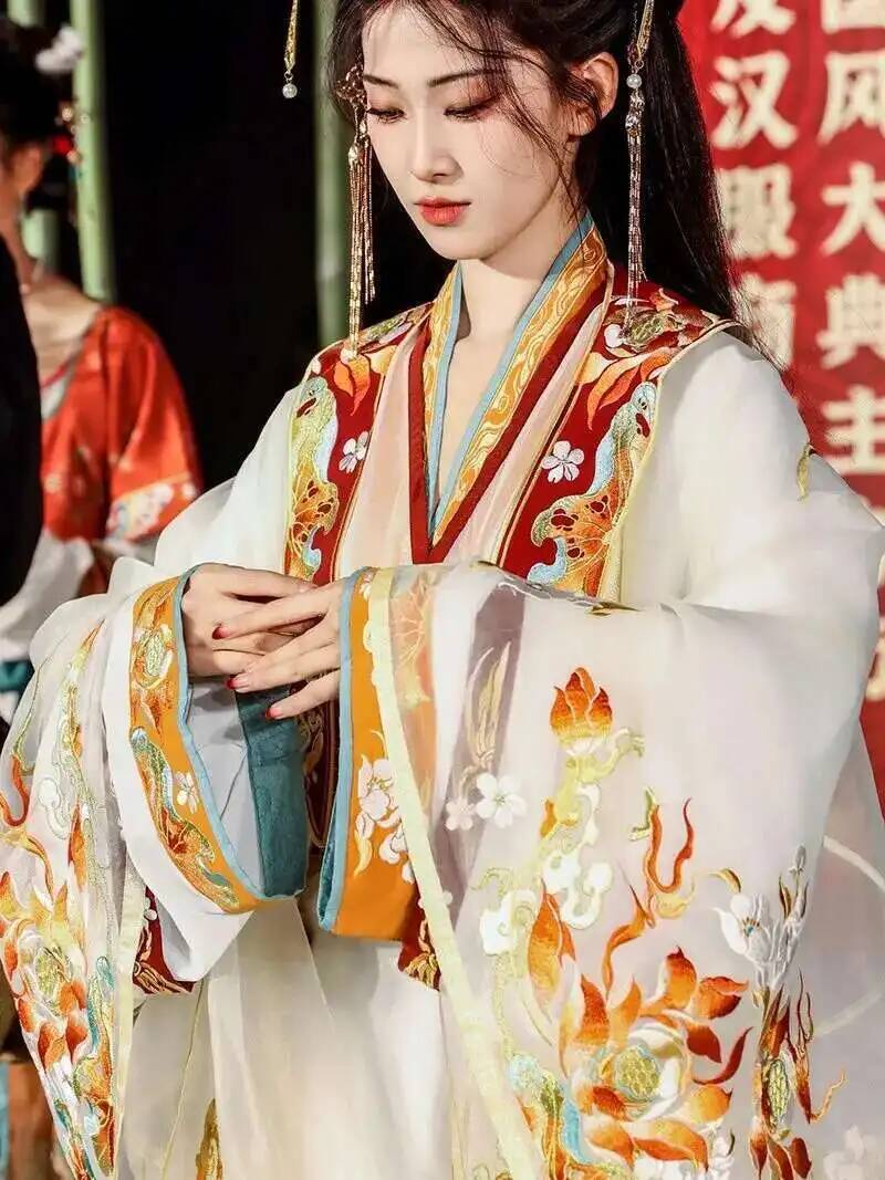 Ming Dynasty Hanfu Embroidery  - đánh giá và giá Embroidery Craft